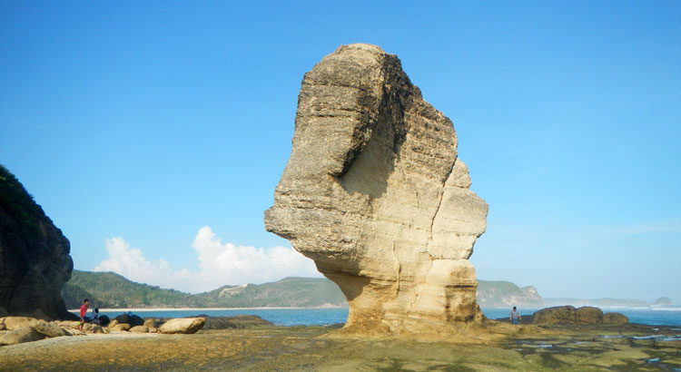 pantai-batu-payung-lombok