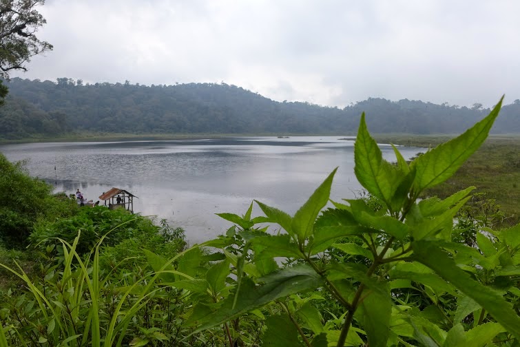 Danau Ciharus yang ada dikawasan Gunung Rakutak (foto : jalan pendaki)
