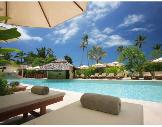Vila modern di Bali dengan area kolam tropis