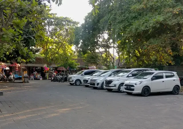 sewa mobil bali