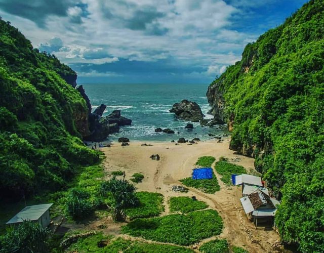 pantai wohkudu photos
