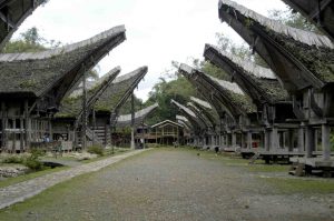 10 Bangunan Bersejarah Yang Tersebar Di Indonesia