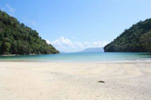 Pulau Nusa Barong, Pulau Indah Yang Tak Berpenghuni