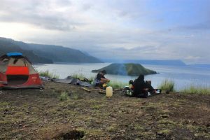 Sisi Lain Toba: Bukit Sipolha dan Pulau Hole