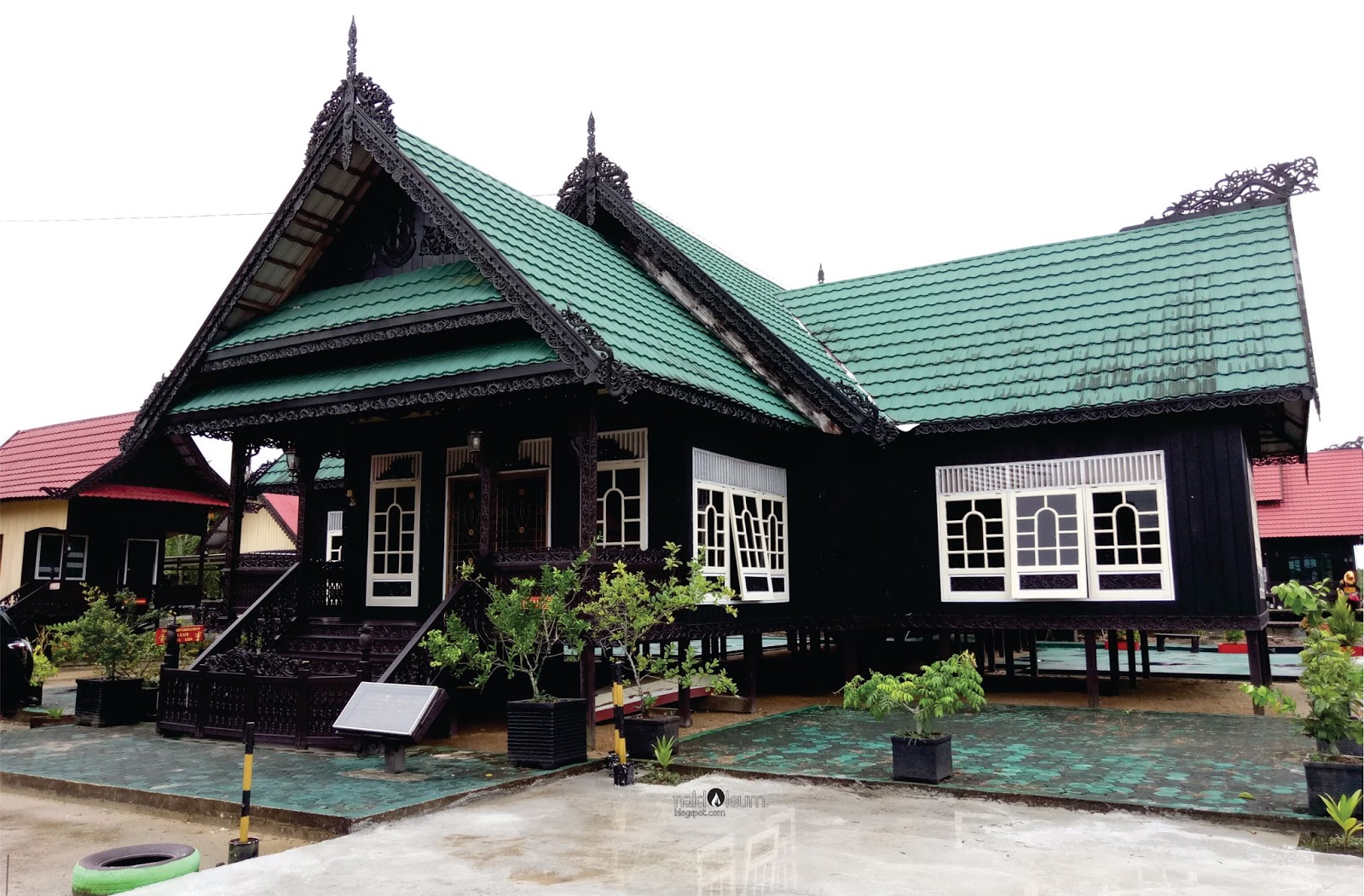 Mengenal Rumah  Baloy Rumah  Adat  Kalimantan  Utara 