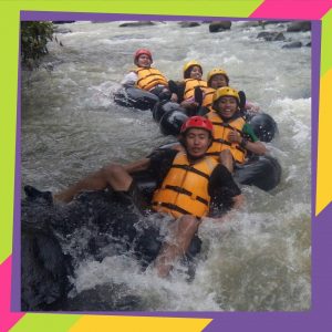 Memacu Adrenalin di River Tubing Cikalumpang