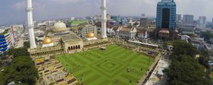 Masjid Raya Bandung, Masjid Instagenik yang Megah dan Paling Ramai dikunjungi wisatawan