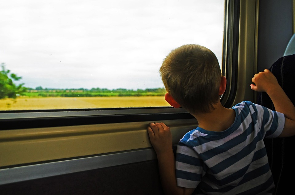 Tips Agar Anak Tidak Rewel di Kereta (pict : Pixabay)