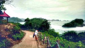Bukit Pantai Teluk Asmara