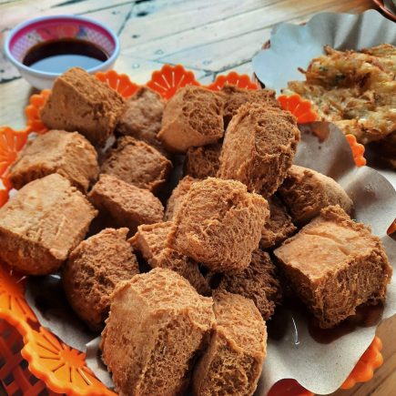 tahu jembar manah sumedang