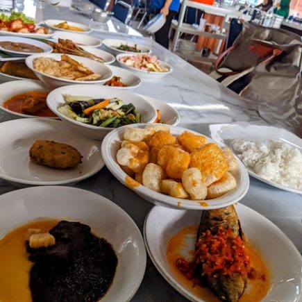 Rumah Makan Lamun Ombak Khatib Sulaiman