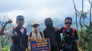 Puncak Gunung Halimun Ciputri Jonggol